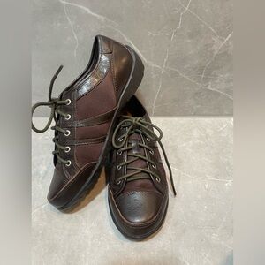 Walking Cradles Women’s Casual Brown Lace-Up Sneakers